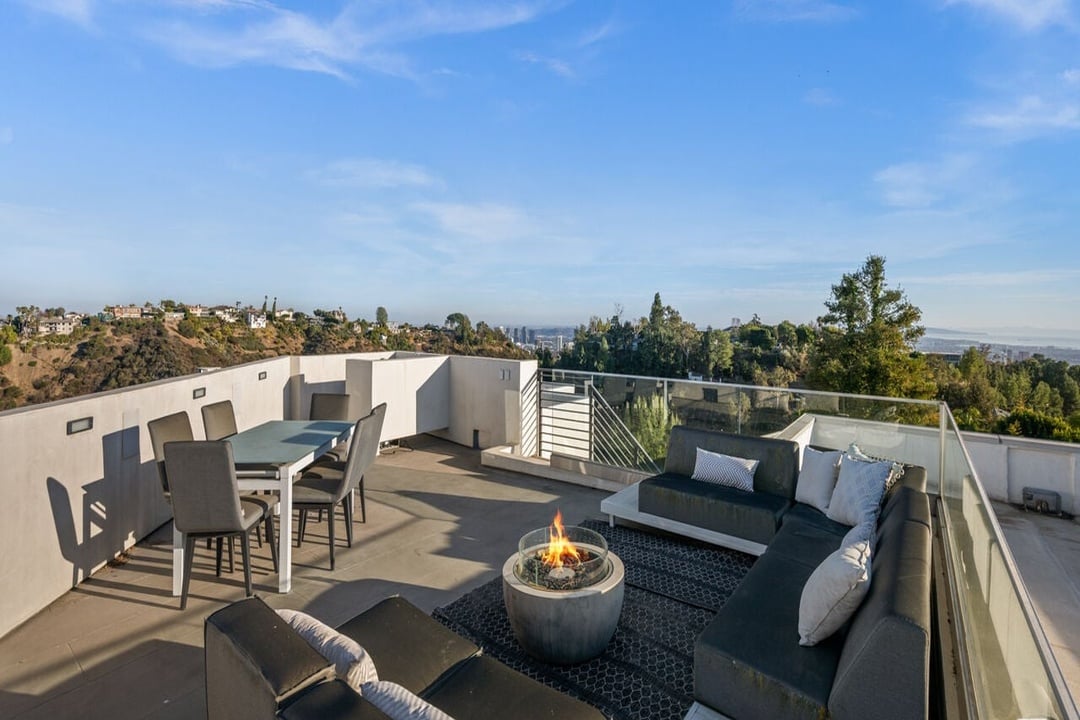 Aurelian Crest, Linda Flora Dr, 90049