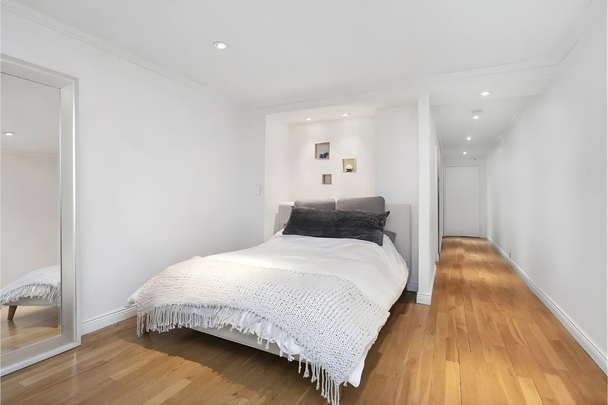 106 Central Park South 7O