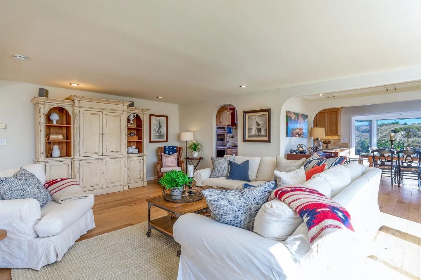 3300 Greenbrae Ln