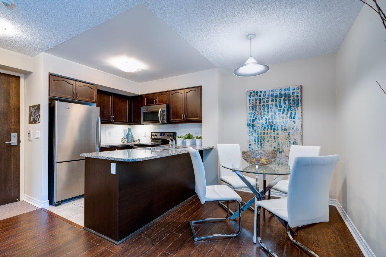 19 Grand Trunk Cres, #1201