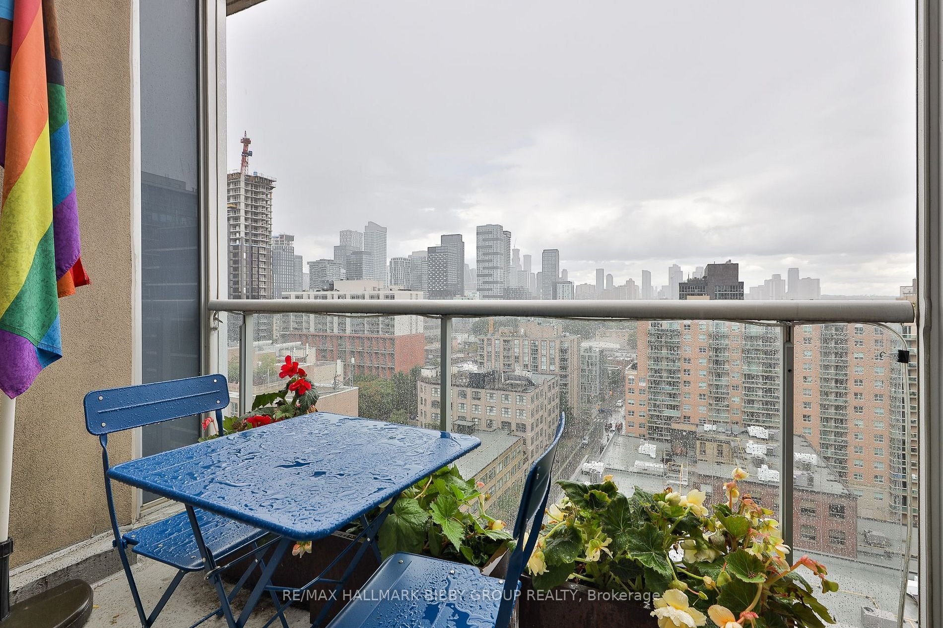 ST. LAWRENCE MARKET LUXURY FEATURE