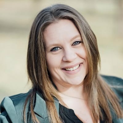 Linda Desaulniers Underhill, VT Real Estate Agent Headshot