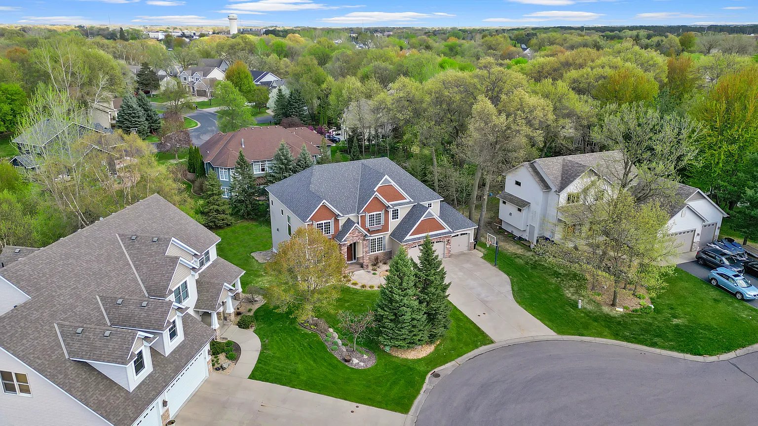 Hanson-Built Model Home on Quiet Cul-De-Sac