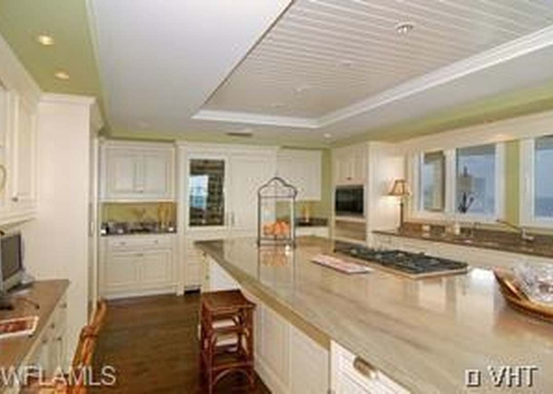 4601 Gulf Shore Blvd N #24