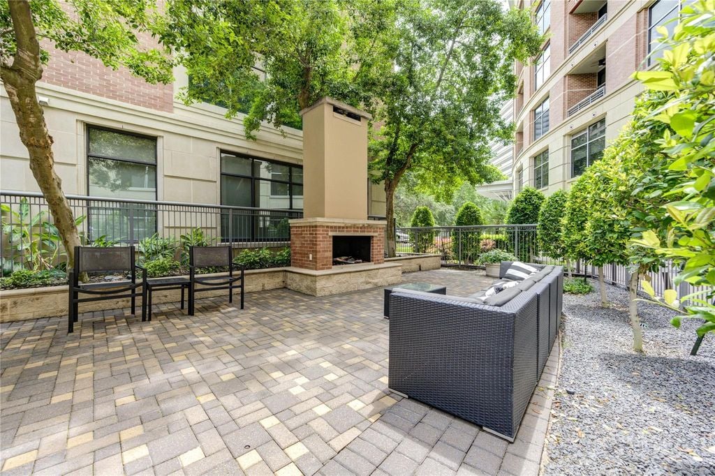 1901 Post Oak Blvd #1405
