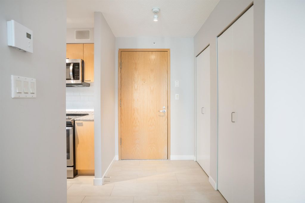 1288 W Georgia St, #2007