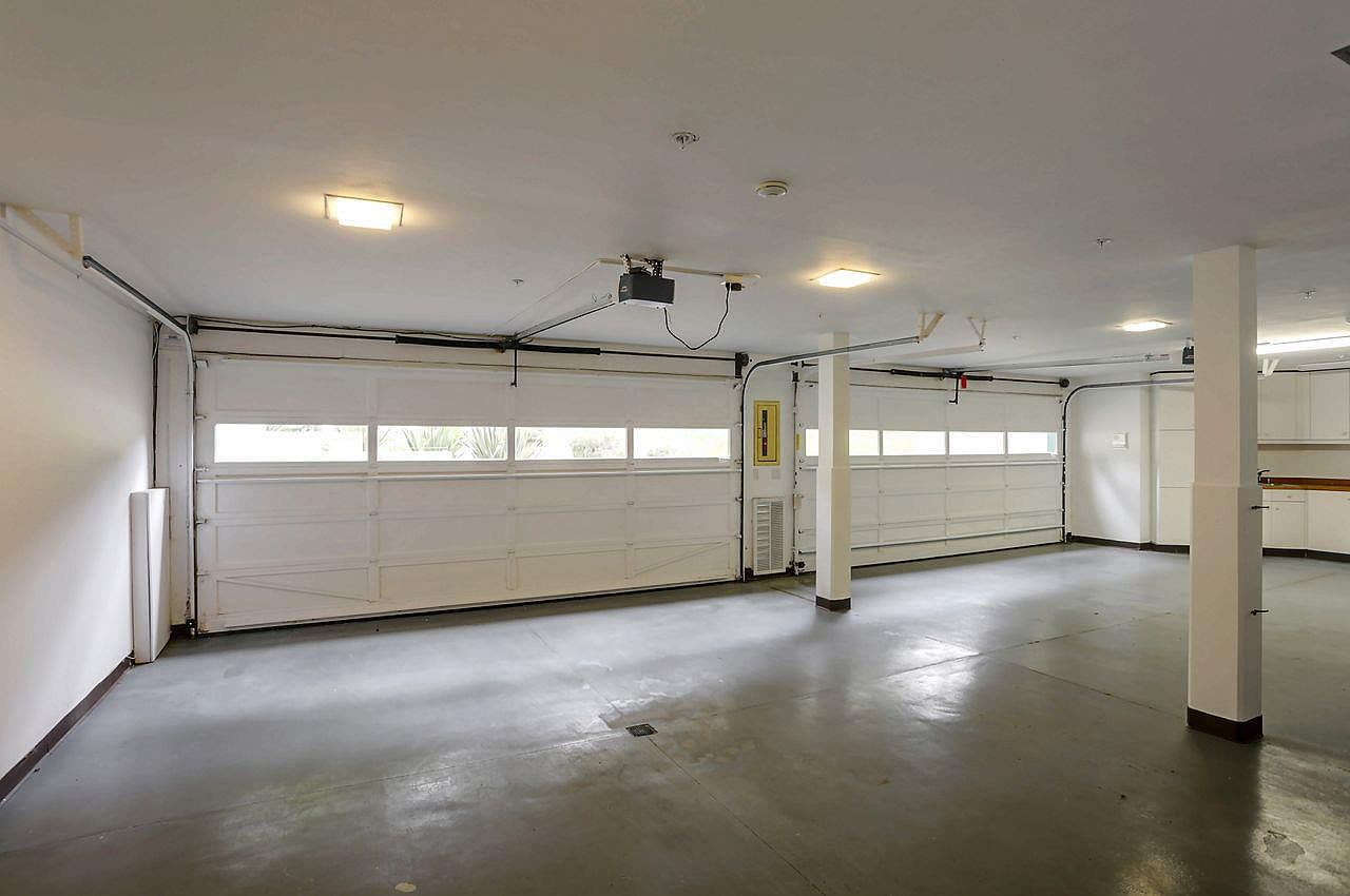 1215 Sombria Ln