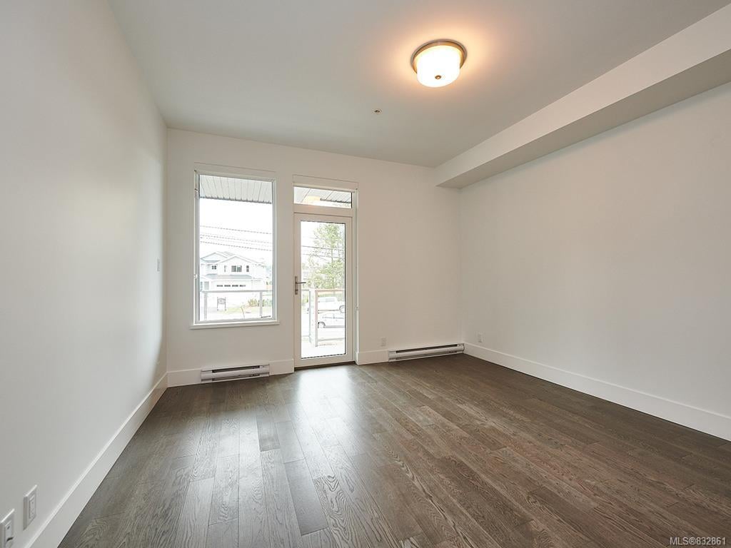 202-10660 McDonald Park Rd