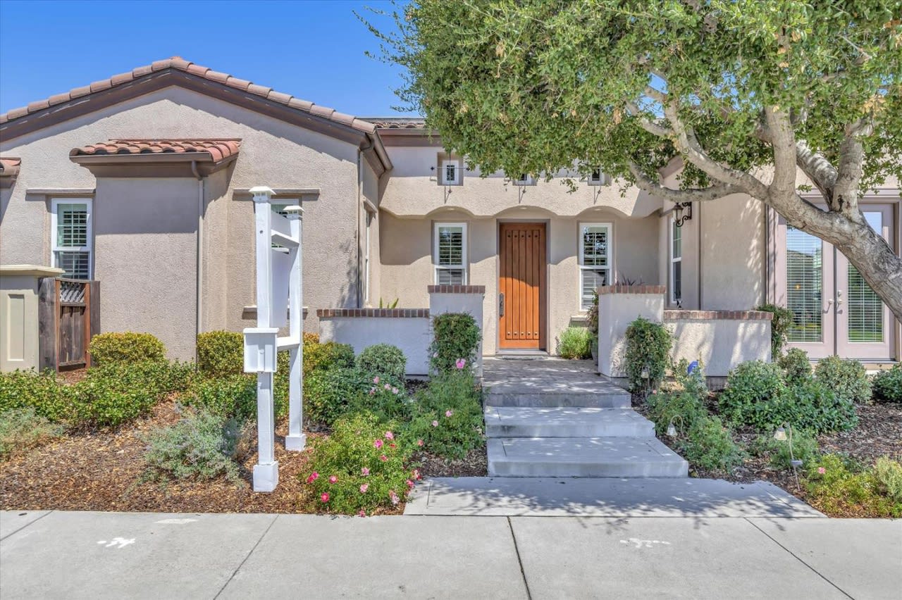 695 Connemara Drive