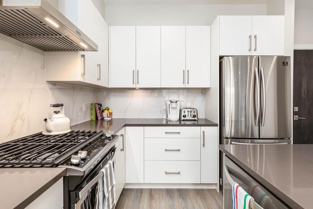 411-15436 31 Ave