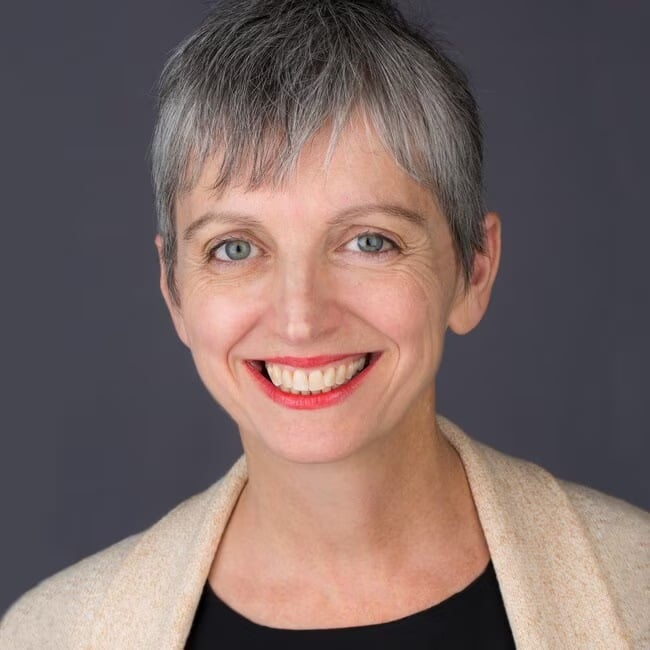 Marion Dole Calabasas, CA Real Estate Agent Headshot