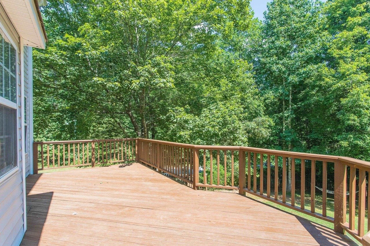 1535 Middle Ridge Dr