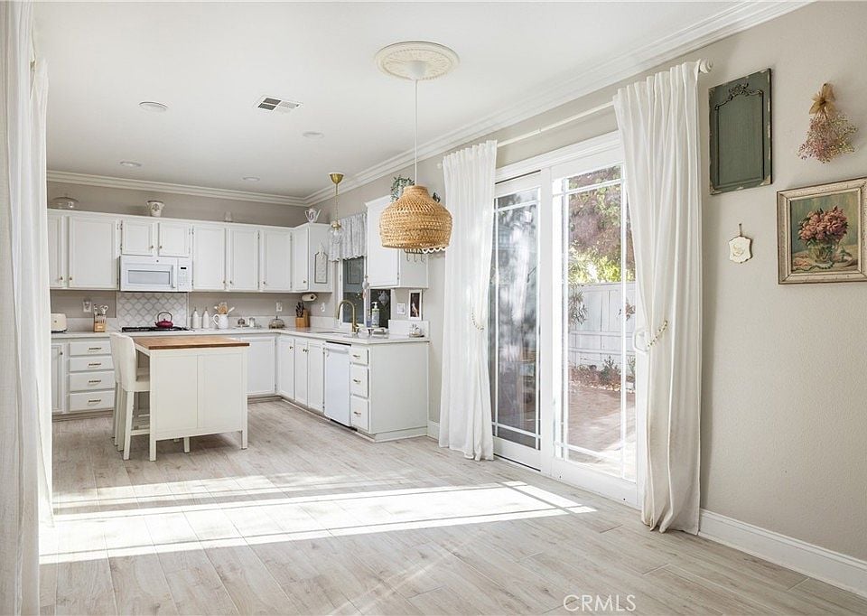 34 Radiance Lane