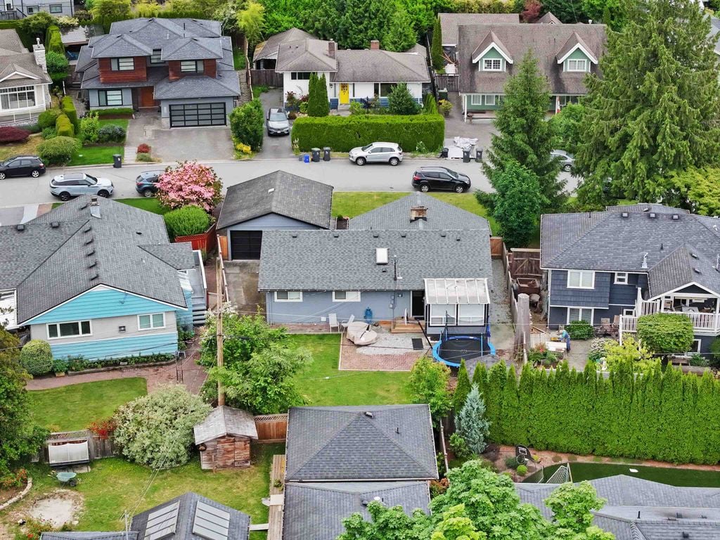 3149 Beverley Cres