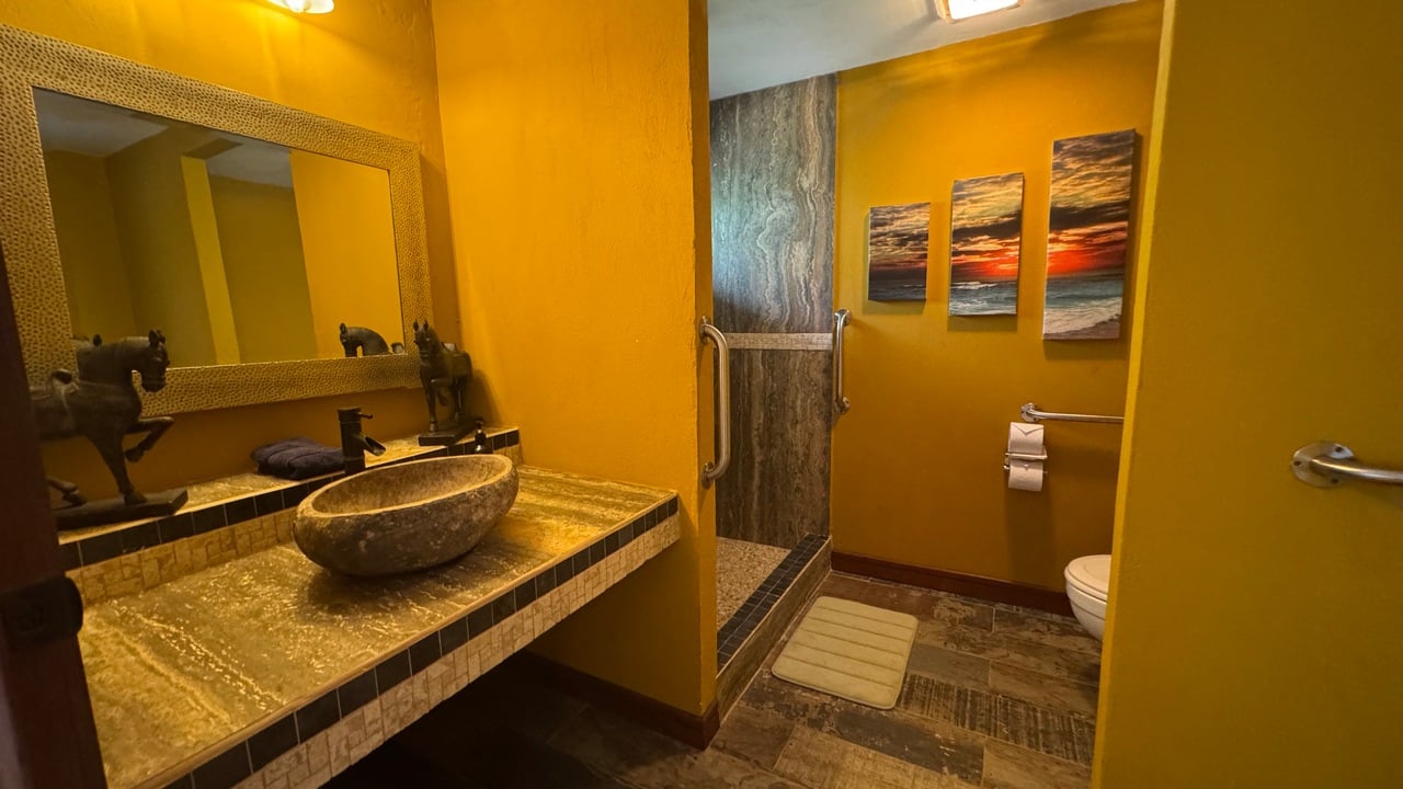 12 Room Hotel in Uvita with Ocean View Expansion Land