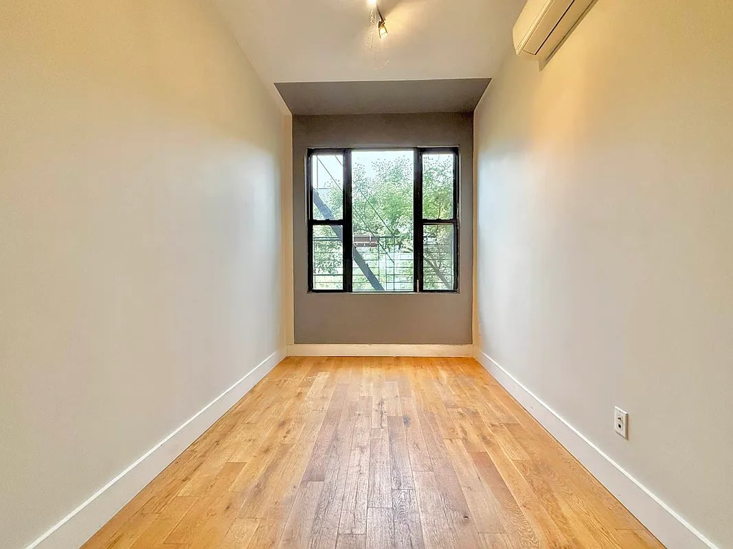 184 Suydam St 2L