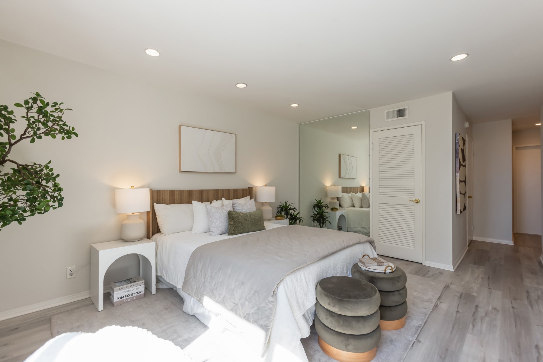 10751 Wilshire Blvd #1009, Westwood