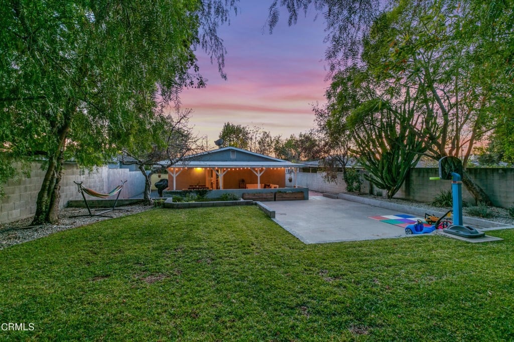 547 W Mendocino St