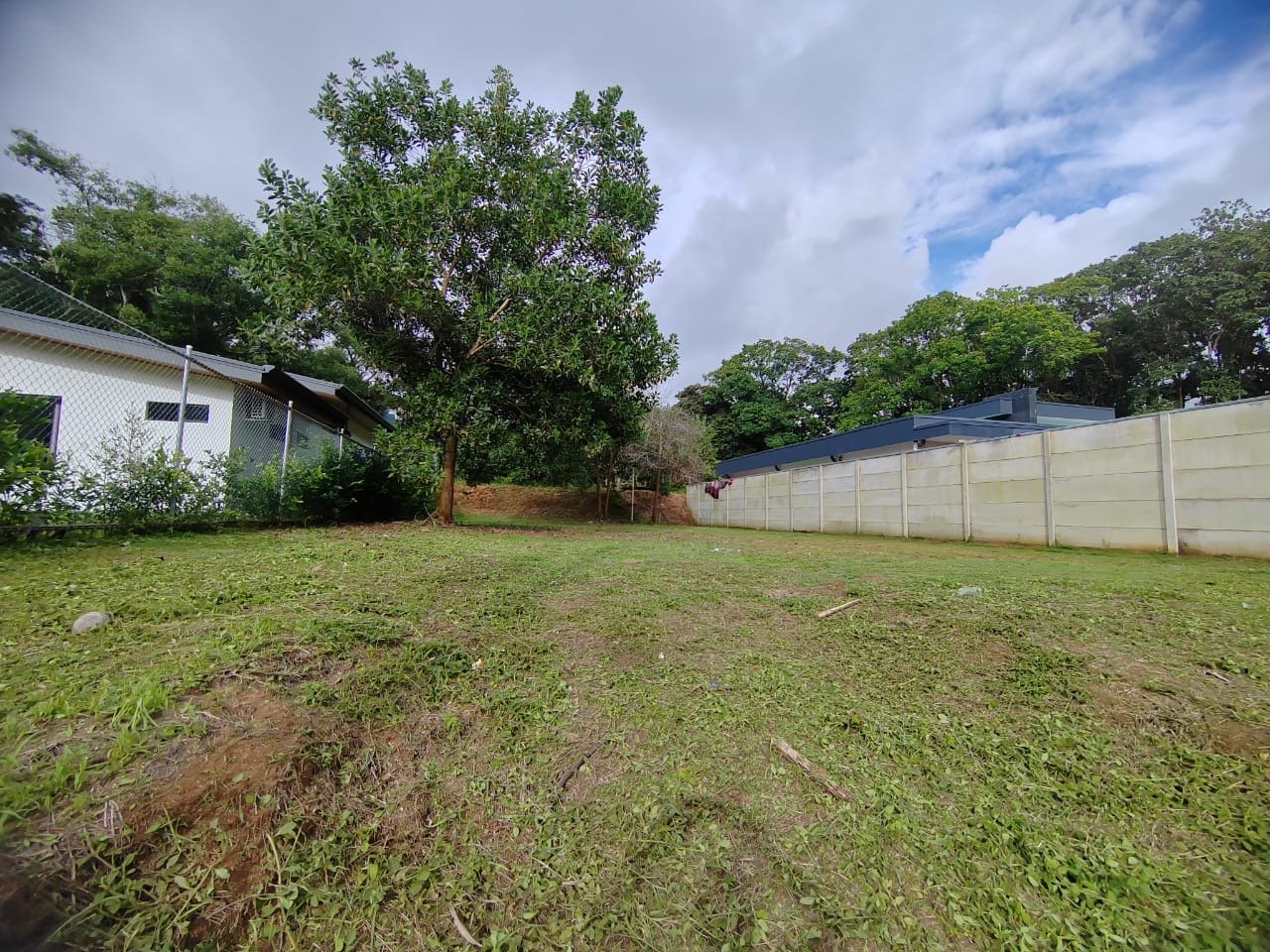 Prime Uvita Location! -  Build Ready Lot