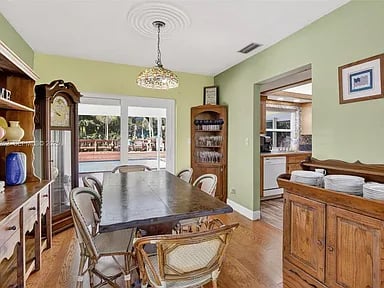 431 Vicksburg Ter