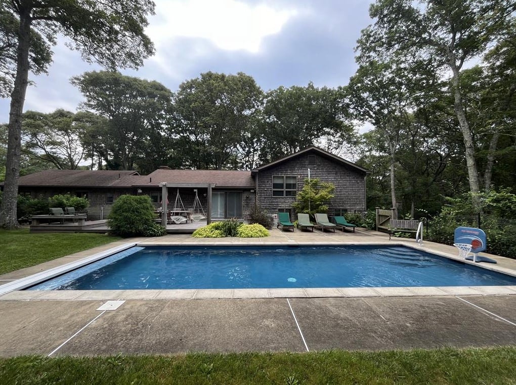 162 Clover Hill Rd