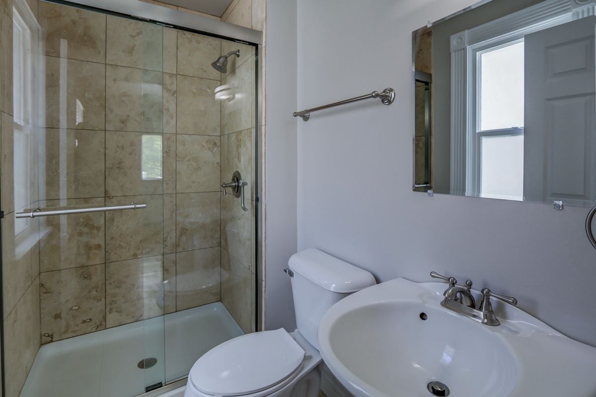 For Rent: 1213-15 Vilas Ave