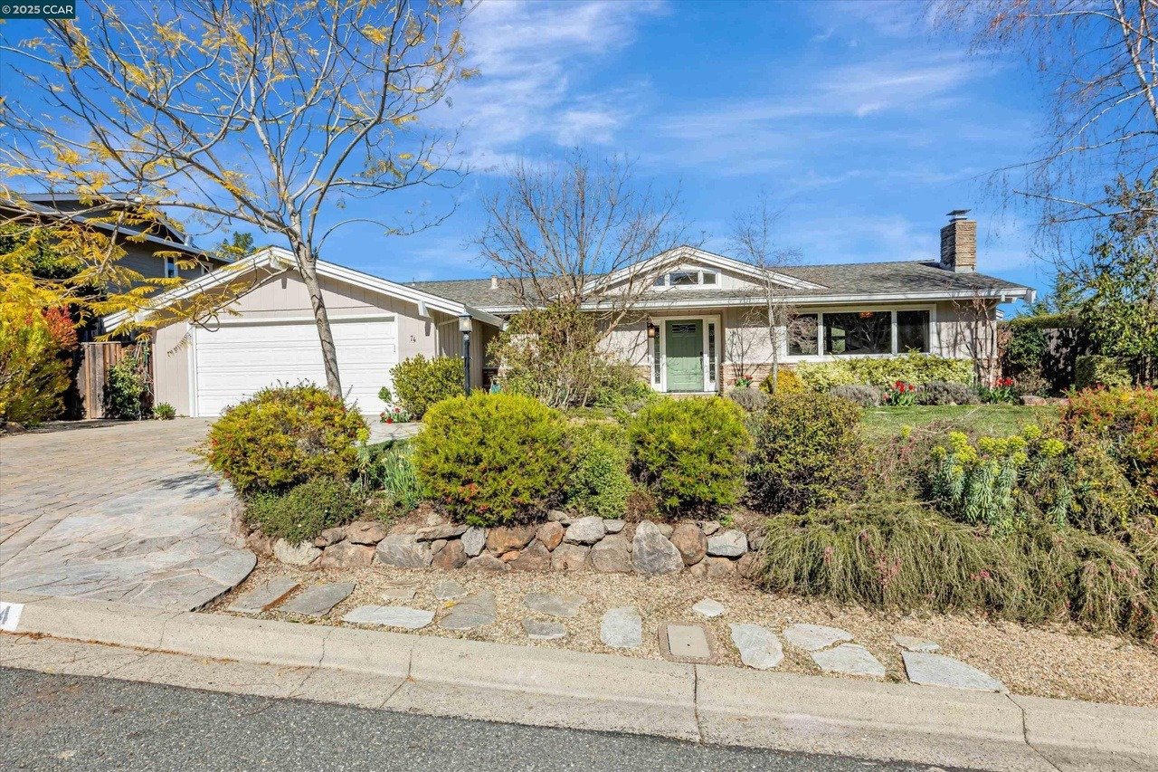 74 Warfield Dr