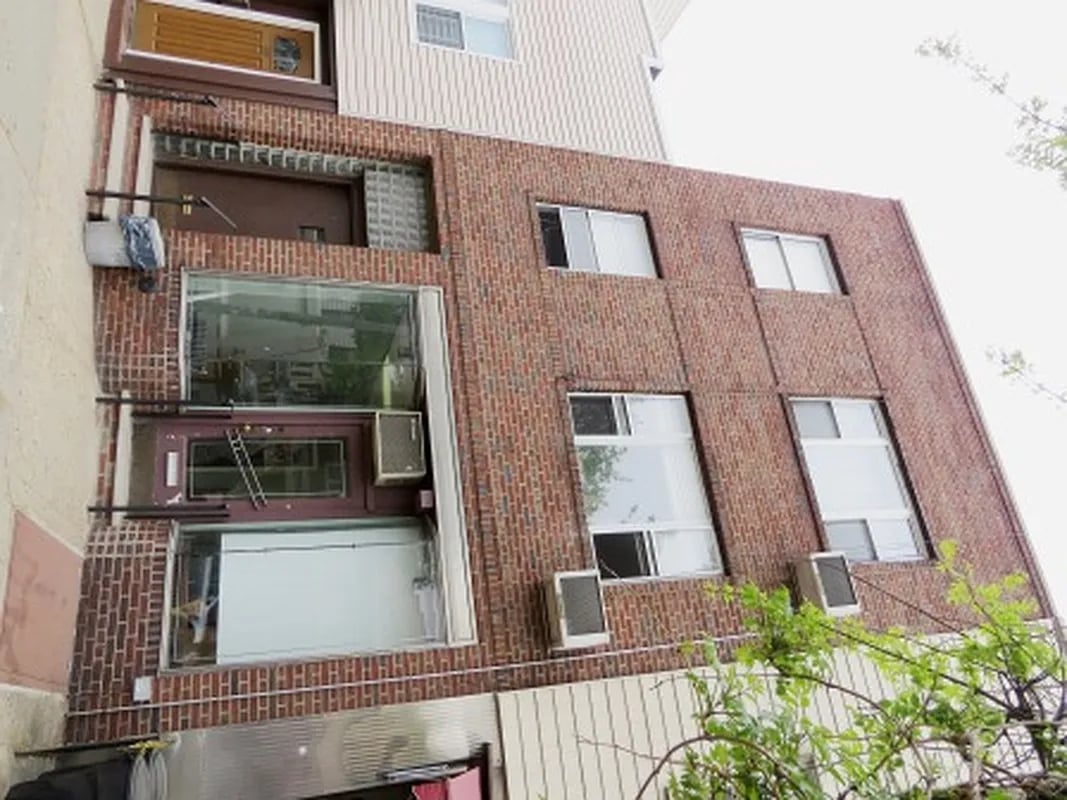428 Graham Ave