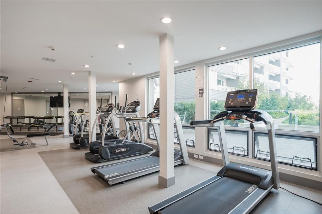 255 W 1st St, #510