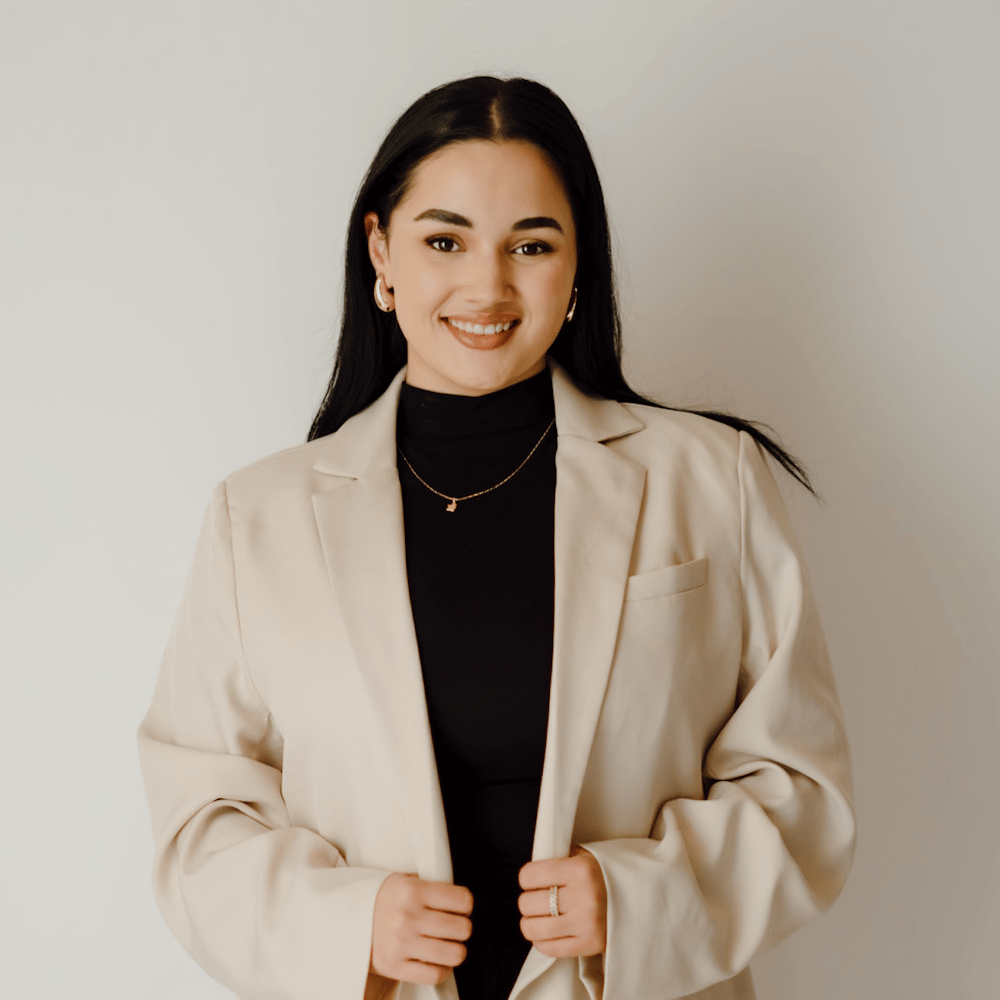 Izabell Mendes Leawood, KS Real Estate Agent Headshot