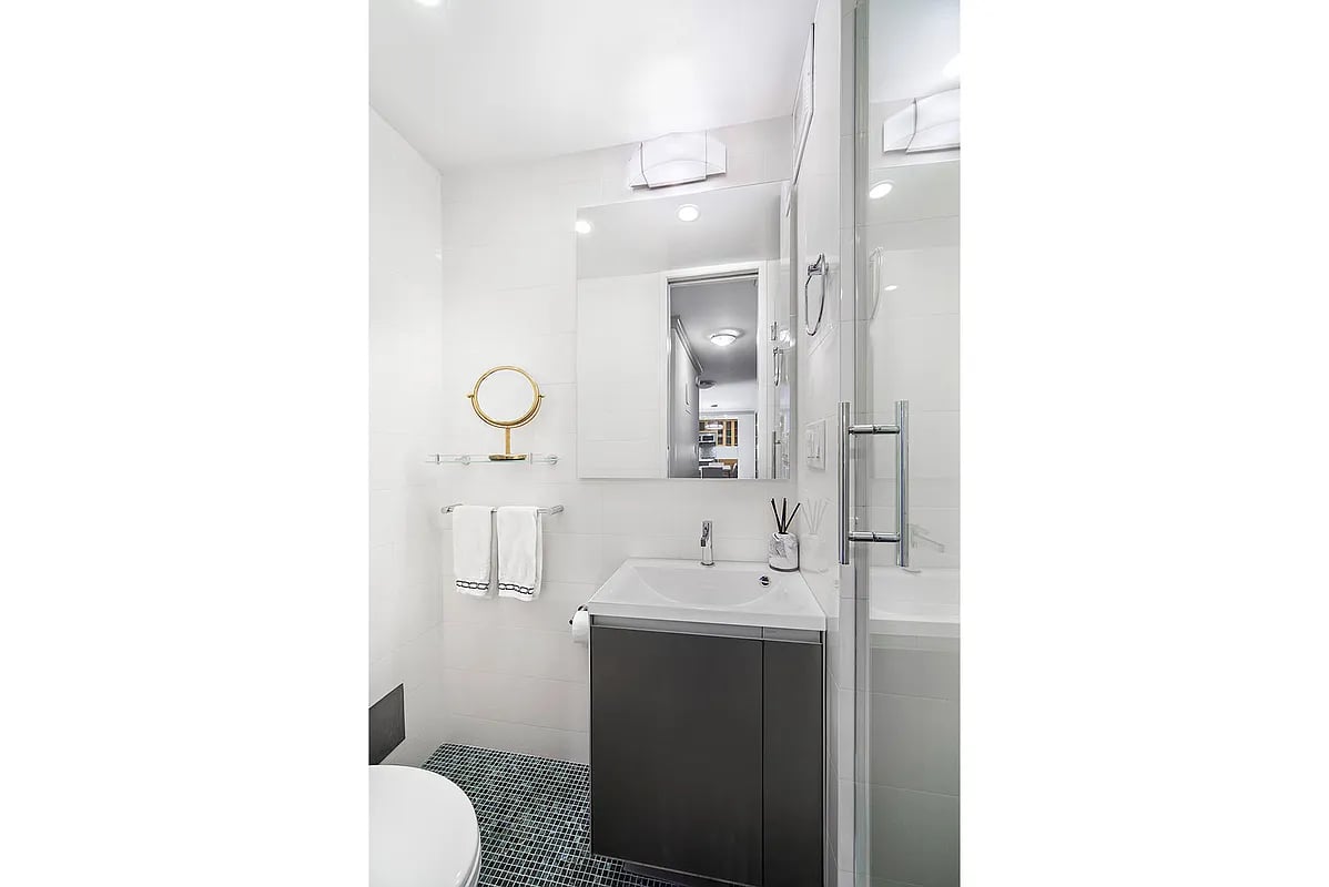 400 East 56th St, #23E