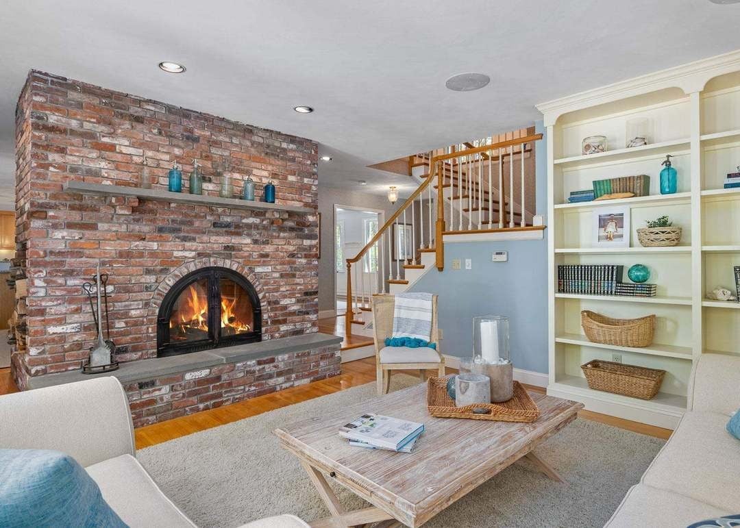 20 Maple St