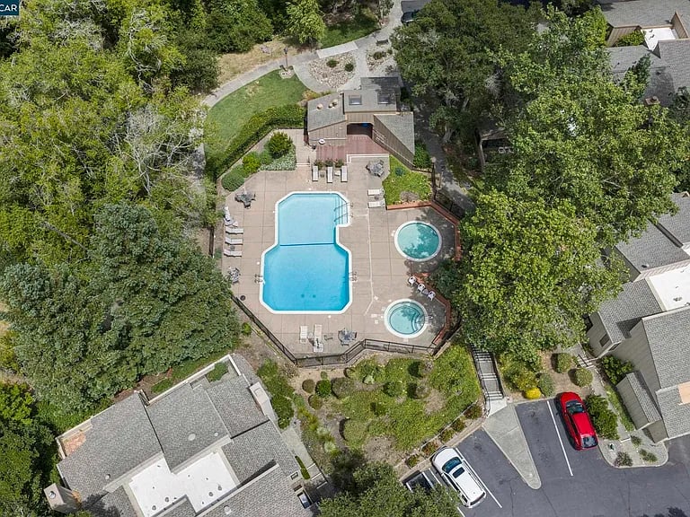 28 Curlew Way, Novato