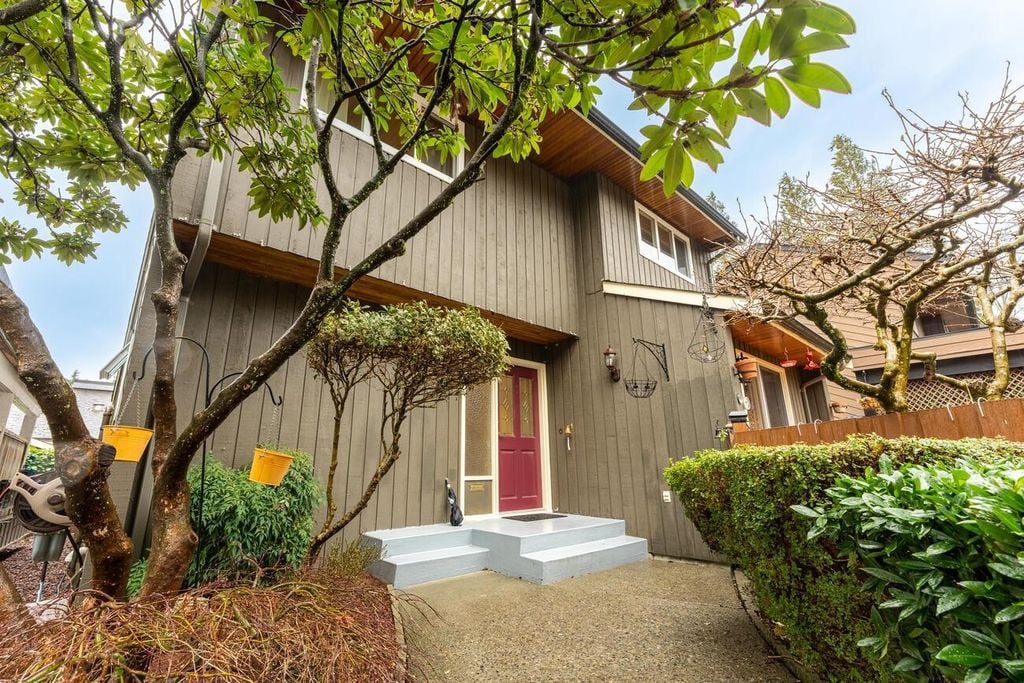 1505 Lynn Valley Rd