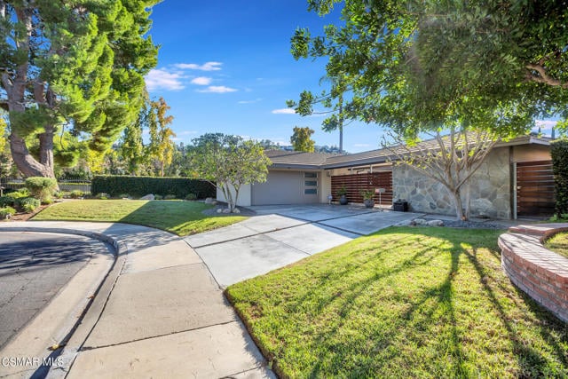 3901 Trowbridge Court