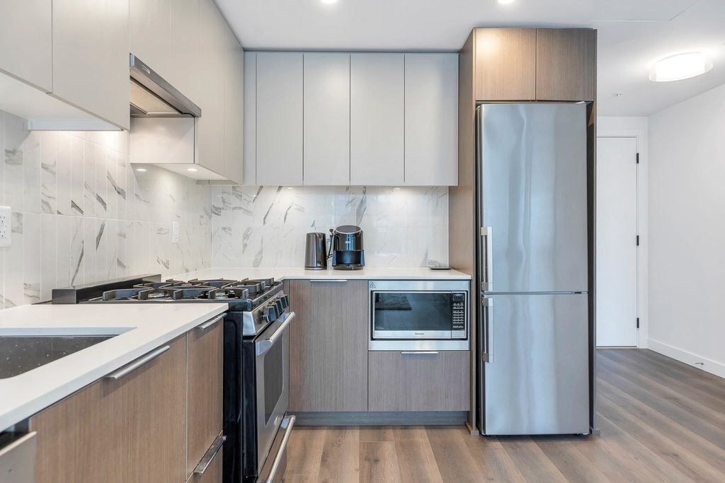 648 Lea Ave, #305