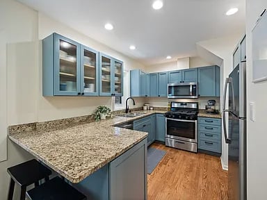 849 W Buckingham Place Unit: G
