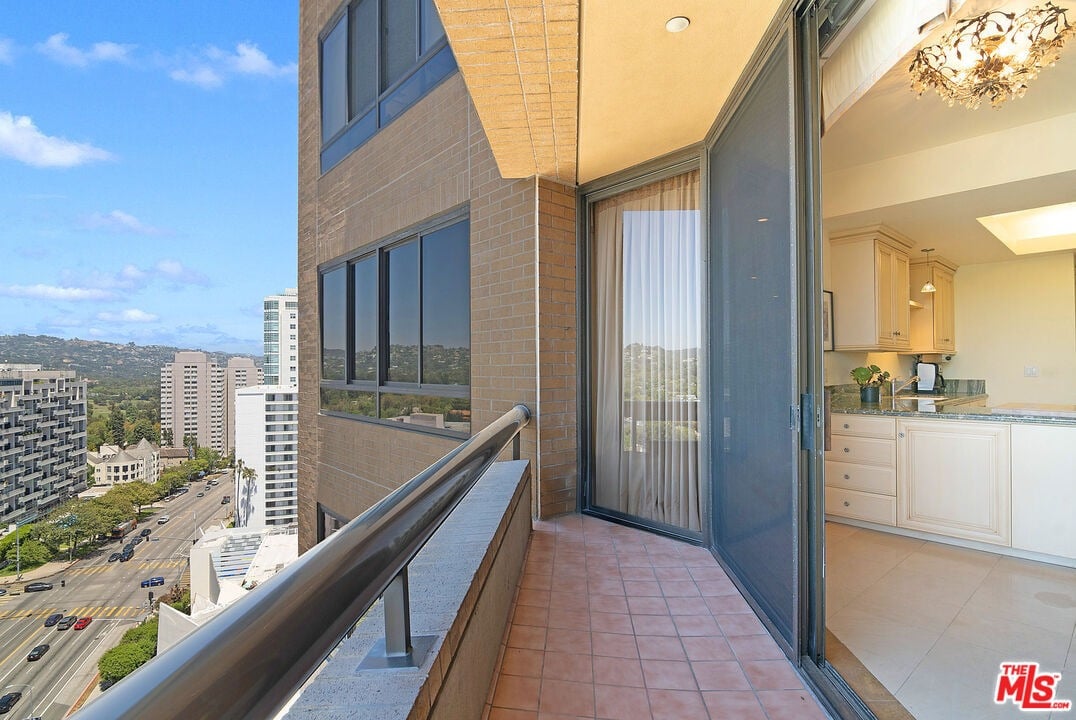 10430 Wilshire Blvd. Unit 1703