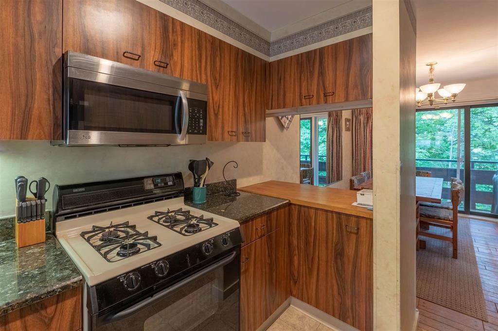 Coolidge Falls Ski Season rental with views!