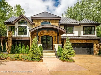 137 Westview Dr