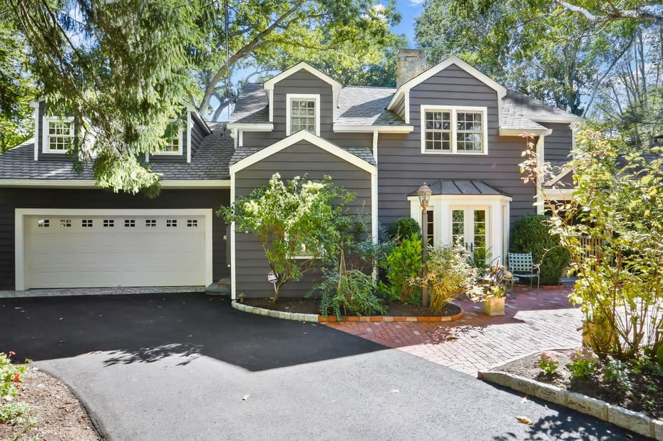 294 Erskine Rd