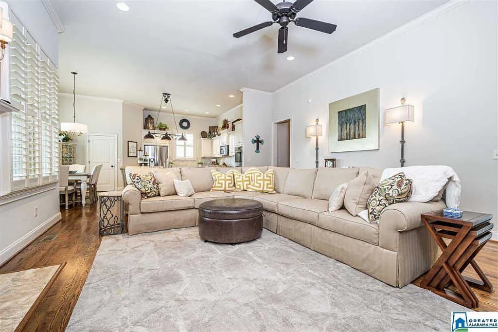 1064 Highland Village Trl