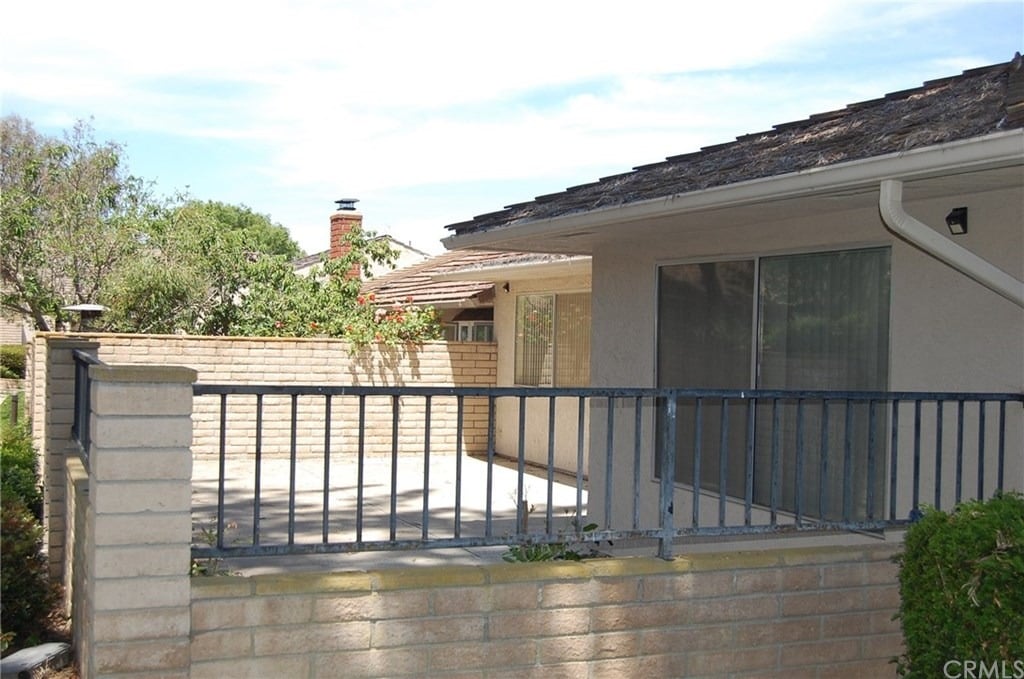 13 Featherwood
