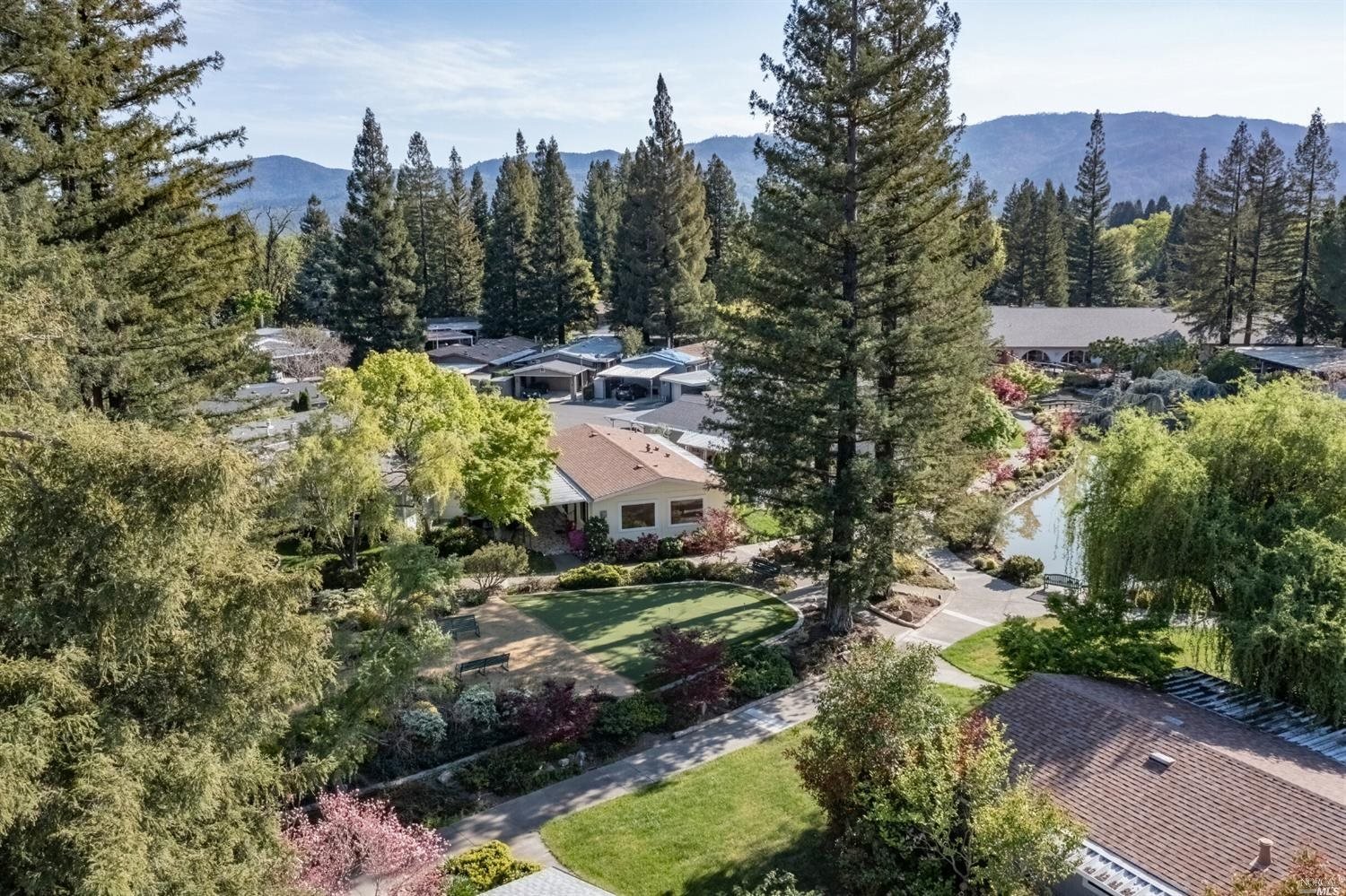 10 Los Robles Ct