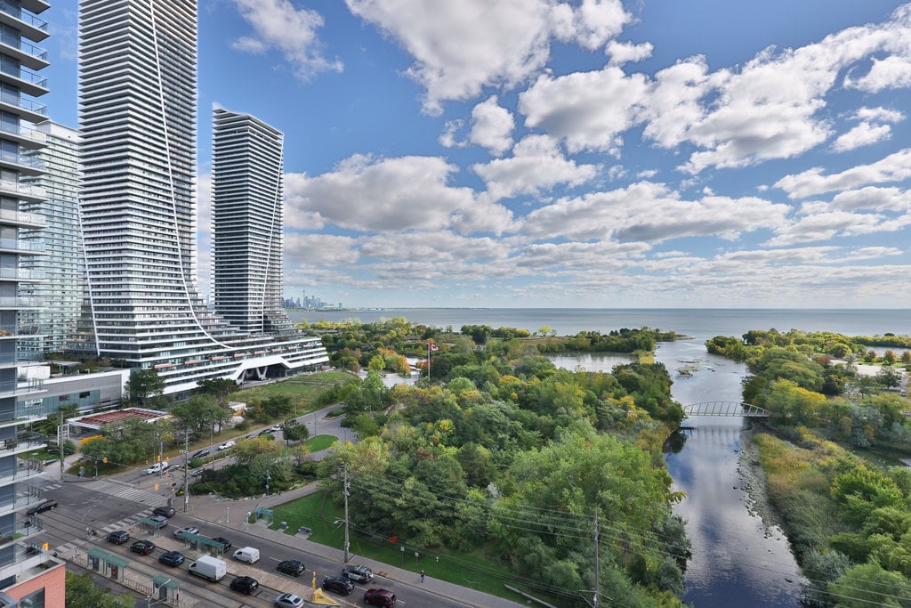 2212 Lake Shore Boulevard W 1803