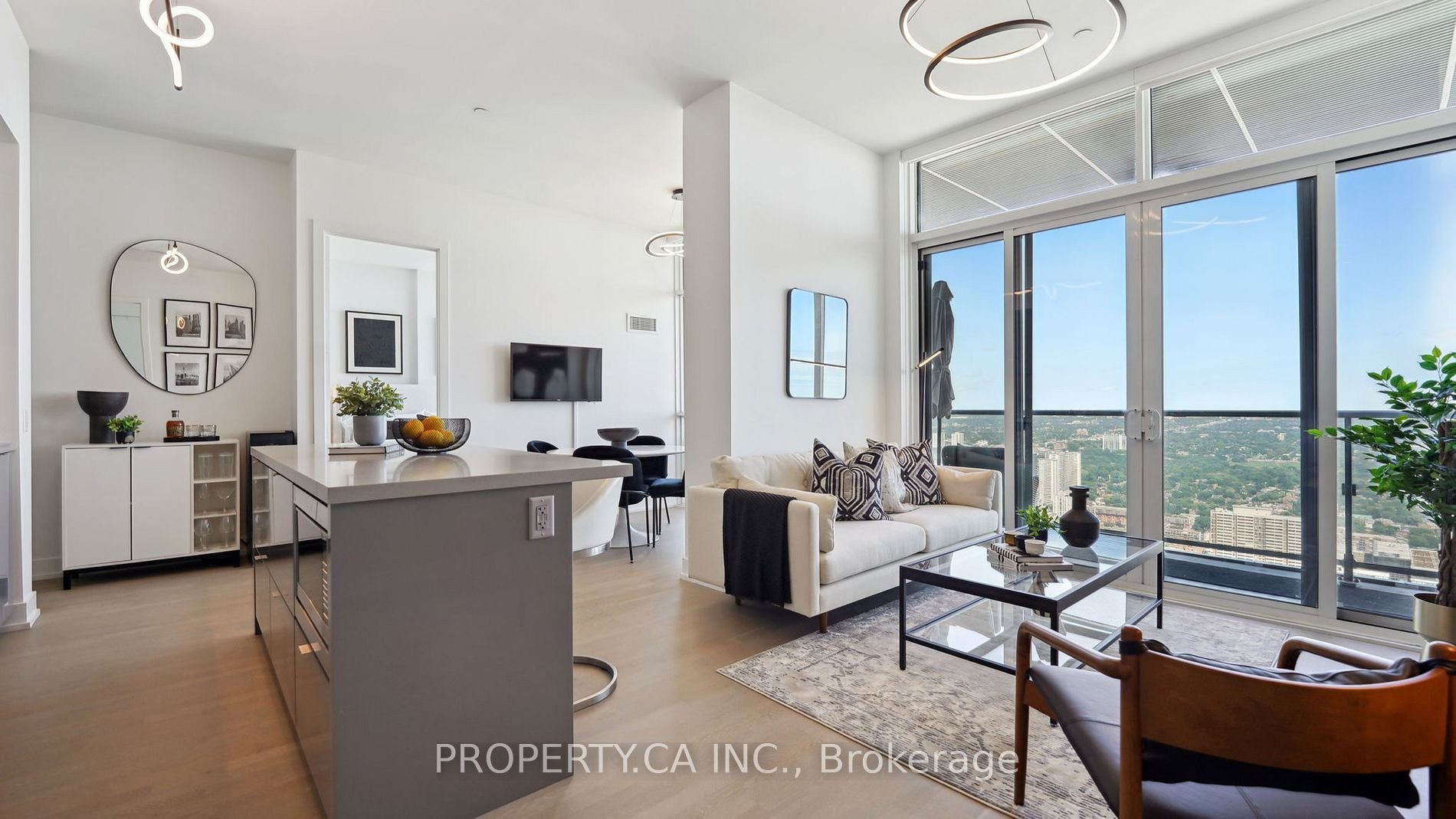 BAY STREET'S CAPTIVATING SUITE