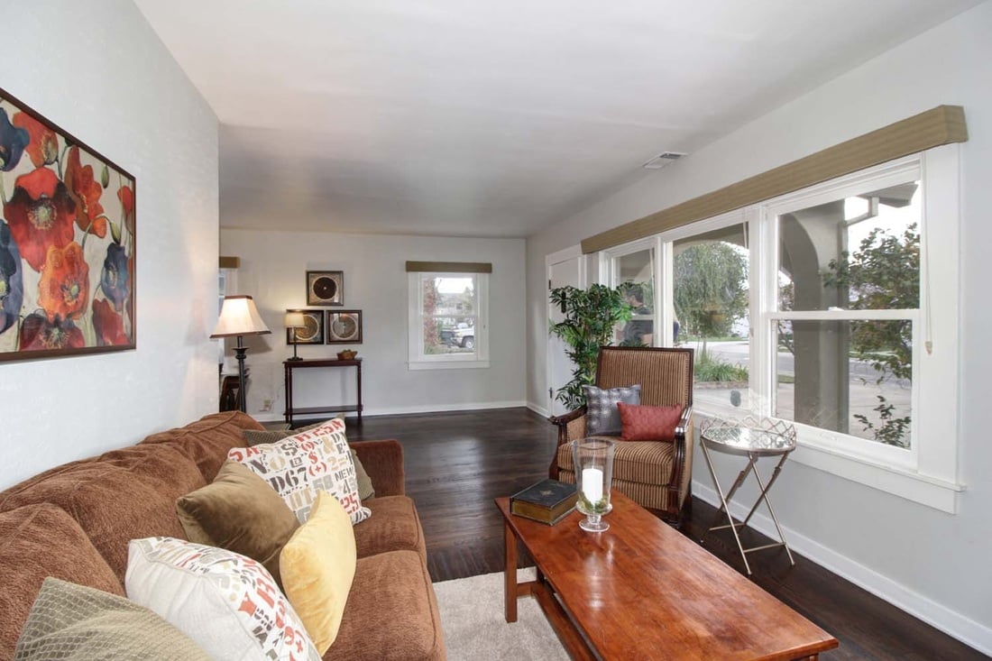 Just listed! Darling Elmhurst home