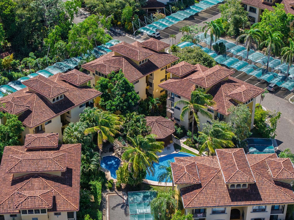 The Oaks #21 | Top-Floor, Turnkey Condo Minutes from Tamarindo