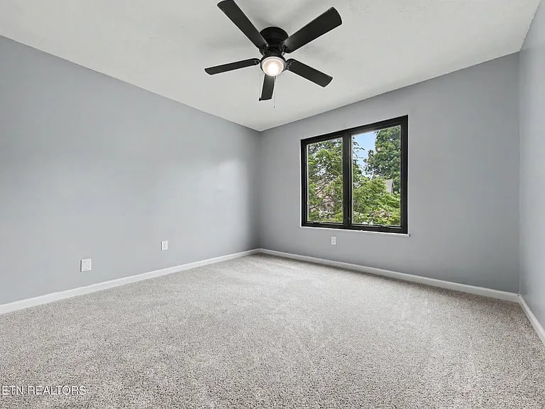 5516 Oakside Drive
