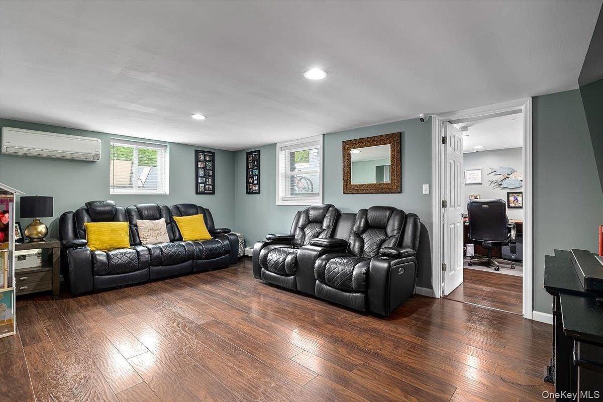 154 Macarthur Boulevard